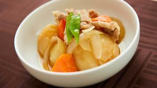 「落し蓋」の意味や効果は？落し蓋がない時はクッキングペーパーで代用！