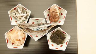 おいしいだし（出汁）の種類と取り方、だしを使った料理のレシピをご紹介