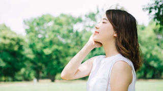 夏でも顔は乾燥する!?「隠れ乾燥」を防ぐ正しいスキンケア