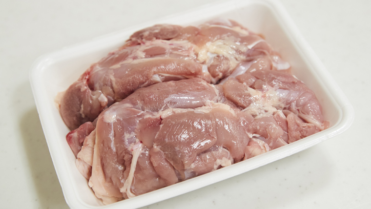 鶏肉の冷凍・冷蔵保存テクで、おいしさをキープする！