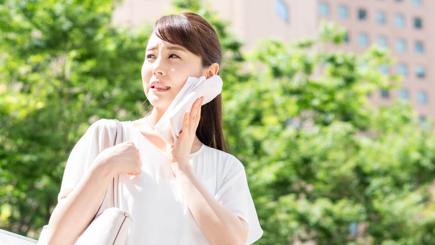 実はあなたも脇汗切実派？気になる脇汗をおさえる4つのポイントは？