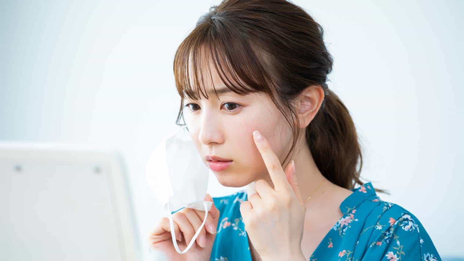 マスクによるニキビ・吹き出物の原因&予防法は?できてしまった時のケアもチェック