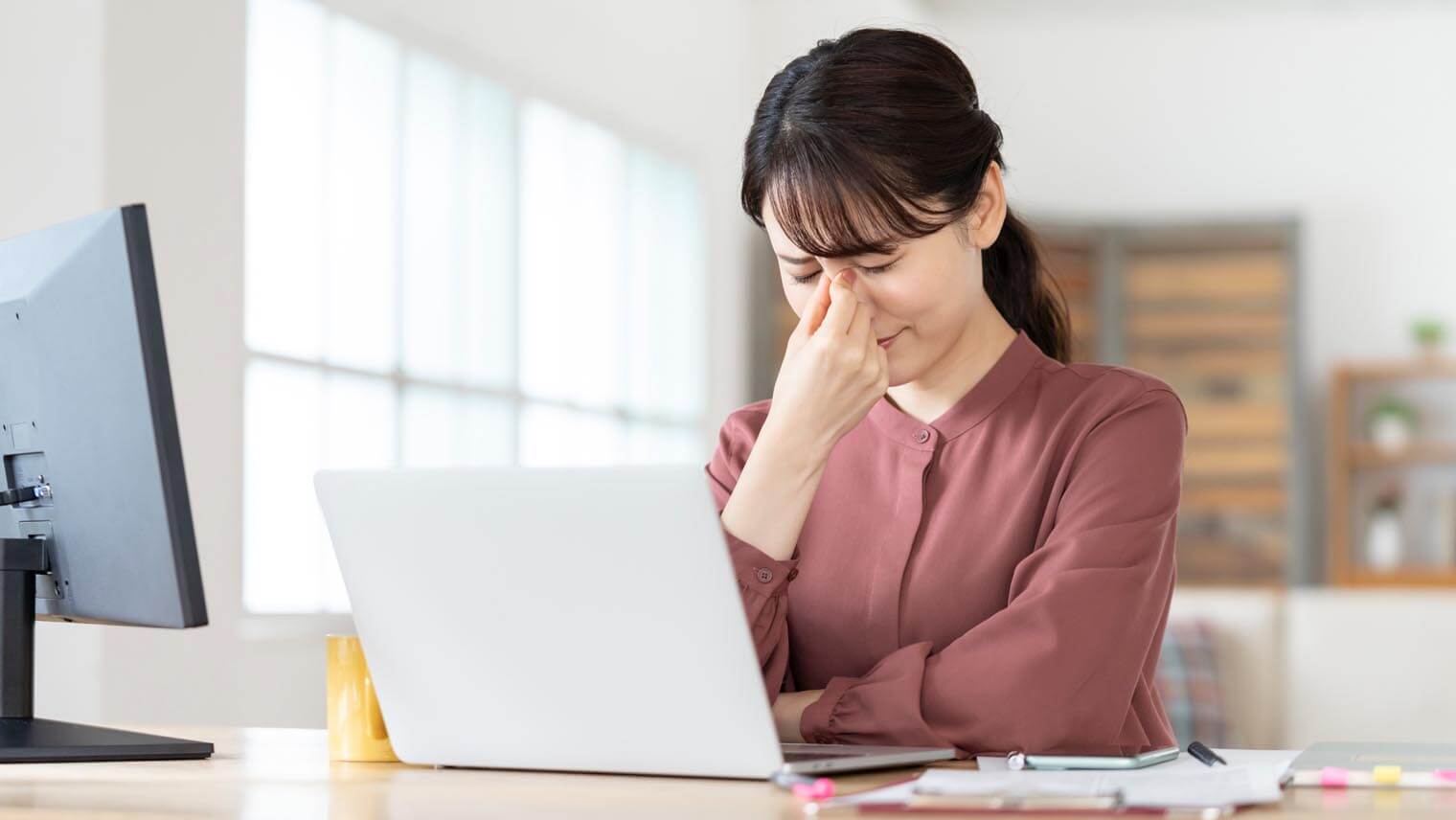 現代人はドライアイ（目の乾き）が起こりやすい？目が乾くメカニズムと対処法