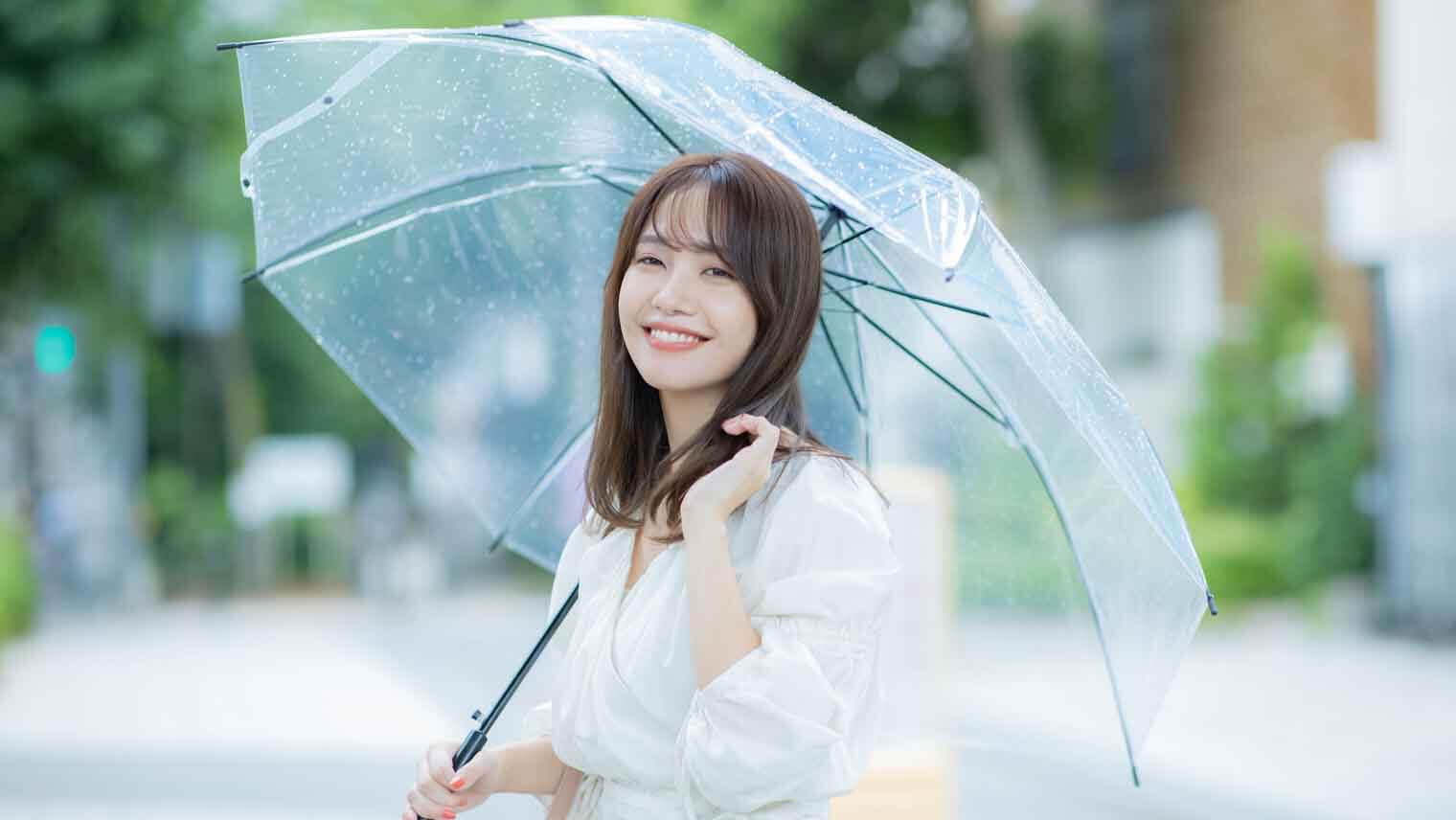梅雨を快適に過ごす対策!雨の日コーデやヘアケア、ファッション小物のお手入れ
