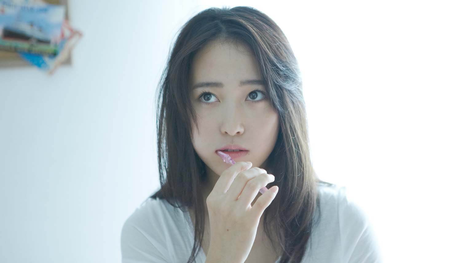 奥歯のみがき残しを防ぐハブラシの選び方~ヘッドの薄いハブラシがおすすめ