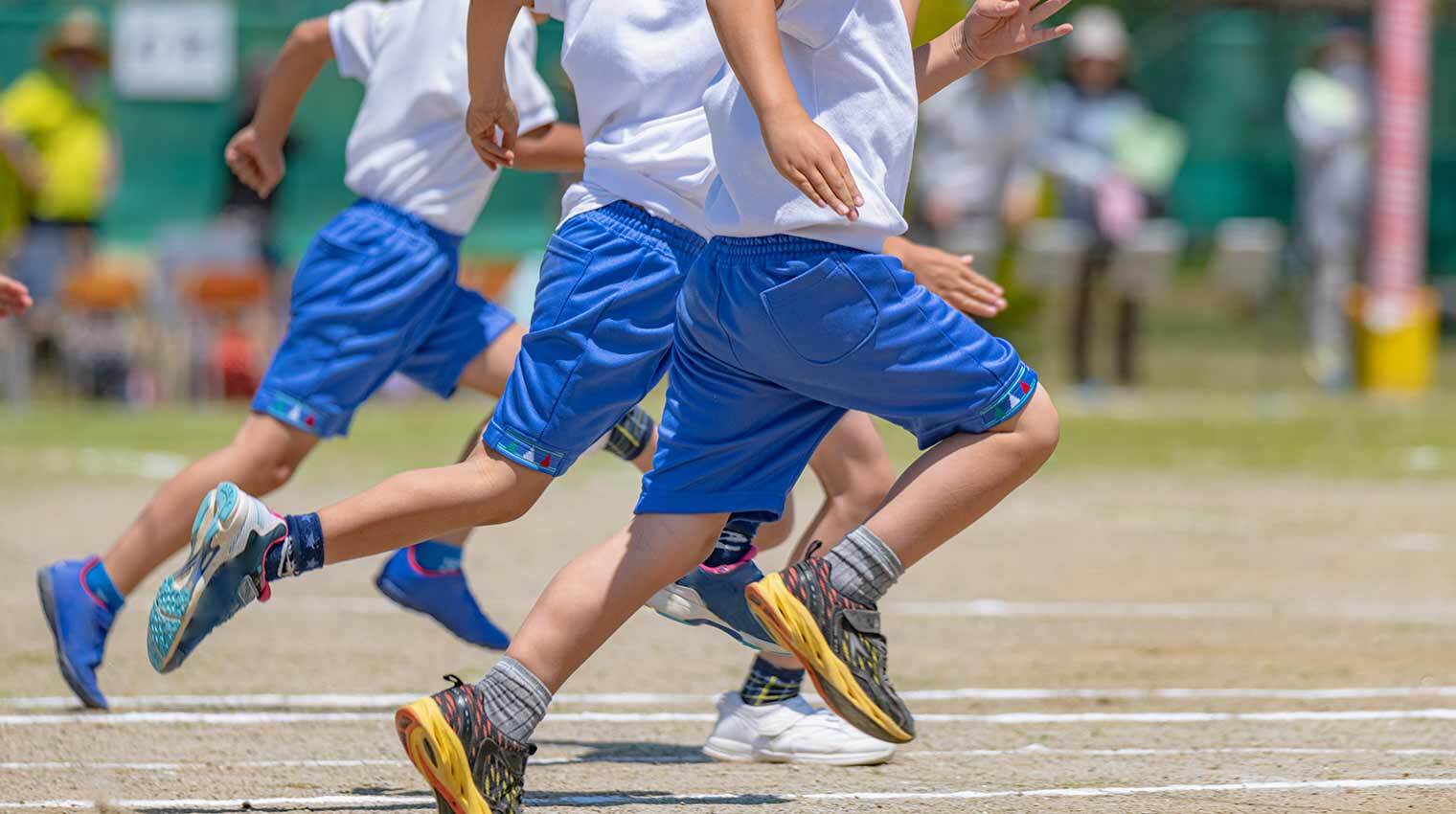 秋の運動会!「靴下の泥汚れ」を落とすポイント