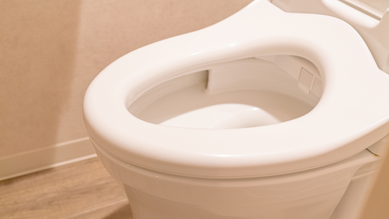 トイレの「フチ裏」掃除、あきらめないで！簡単な汚れの落とし方