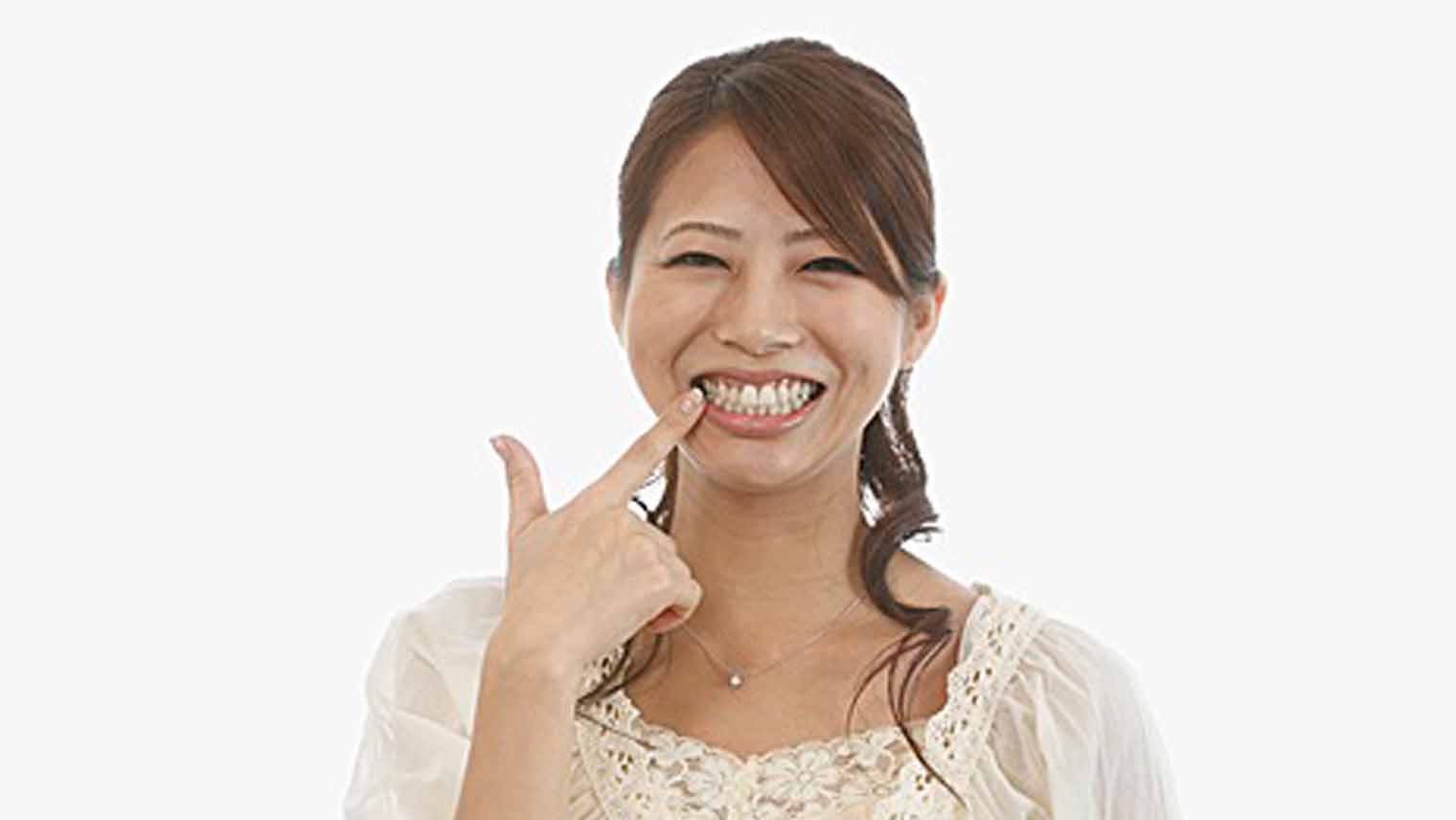 歯が白い人は何が違う?「歯の色」や「白さ」が人によって違う理由