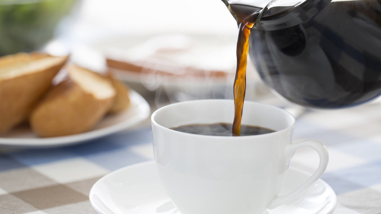 コーヒーやワインのシミは時間が勝負！キレイに落とすための応急処置