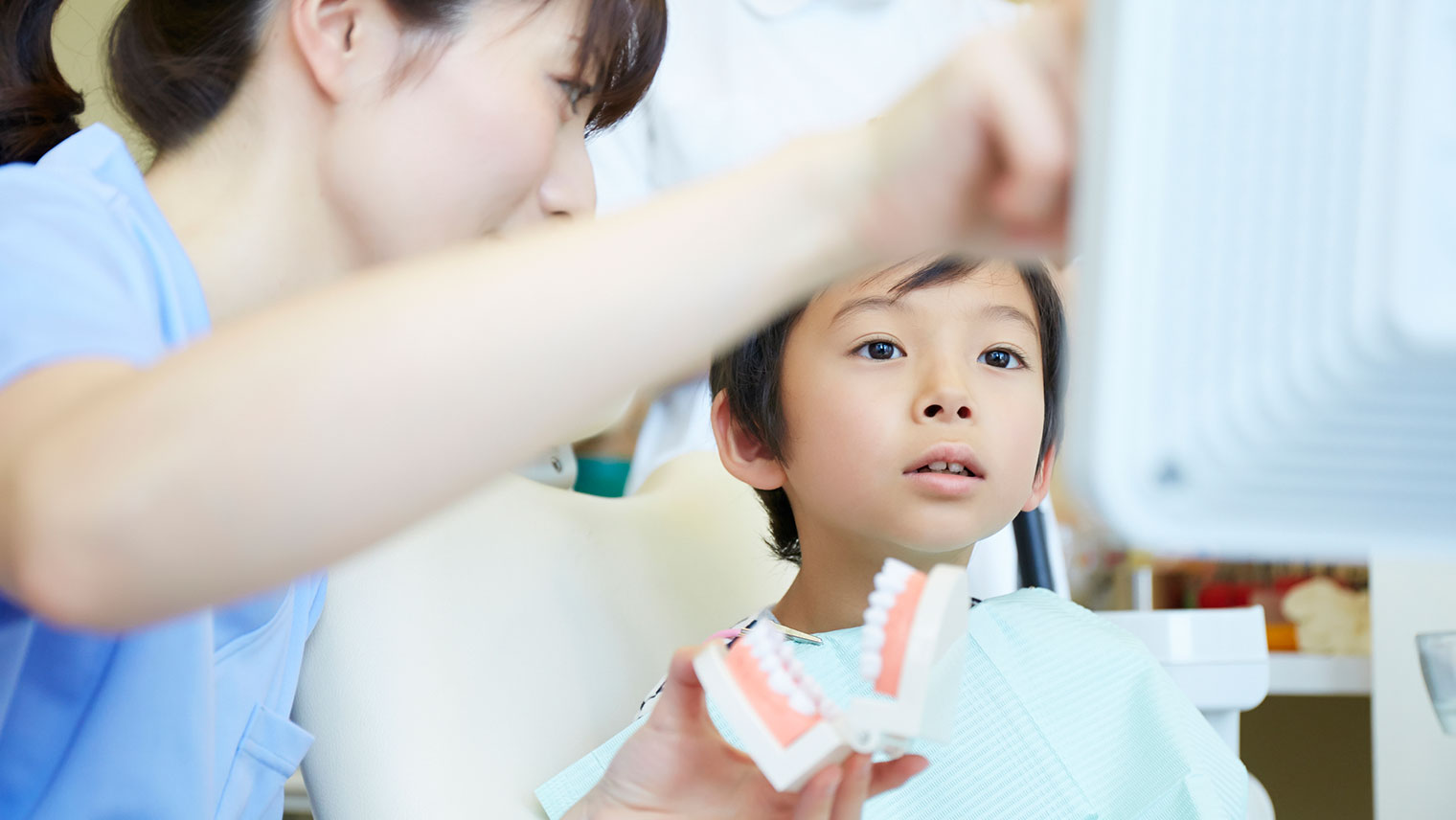 学校歯科健診と歯科医院の検査は違うの?子どもに必要な「予防歯科」