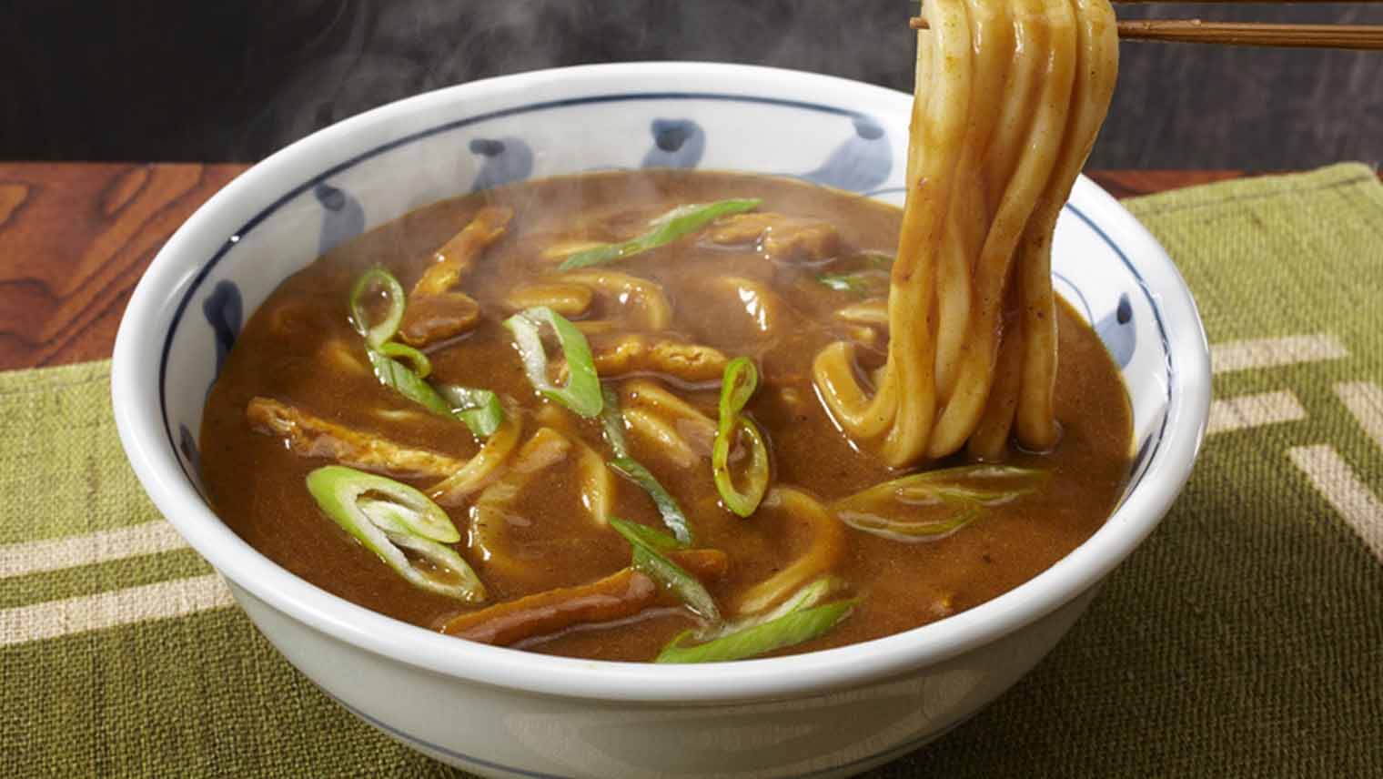カレーのシミ抜き・汚れの落とし方と、出先でつけてしまった時の応急処置