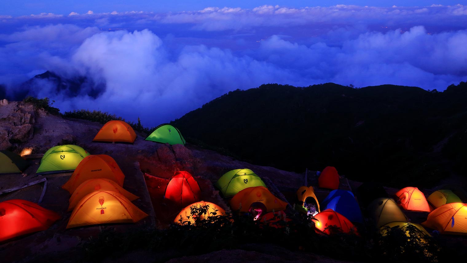 登山用テントのお手入れ方法｜日々のメンテナンスから、洗い方・干し方まで