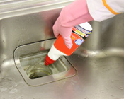 「排水パイプ」の汚れはニオイの元